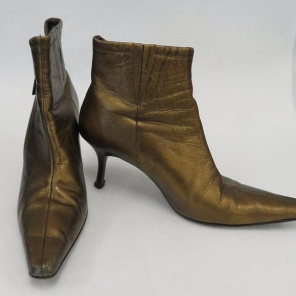 Donald J. Pliner Shoes - 5/$25 🌟 Donald J. Pliner Bronze Boots - Size 8